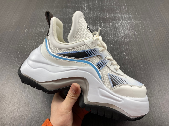 l1vv archlight sneaker