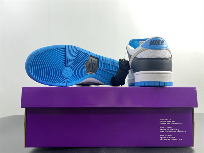nike sb dunk low “laser blue” bq6817-101