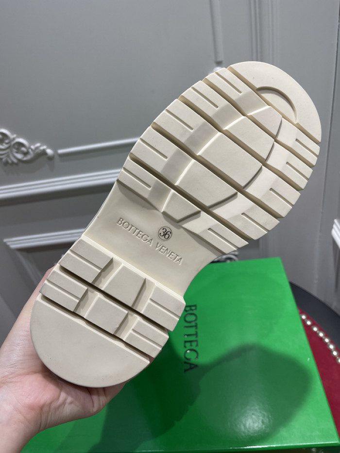 botteg*Ve*ne*ta tire