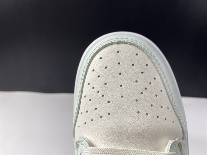 nike dunk low barely green (w) dd1503-104