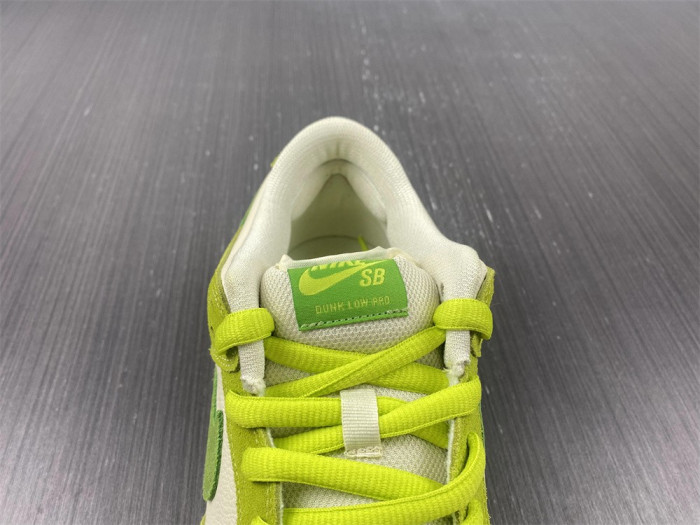 nike sb dunk low green apple dm0807-300
