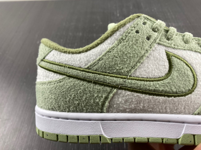 nike dunk low se fleece pack honeydew dq7579-300