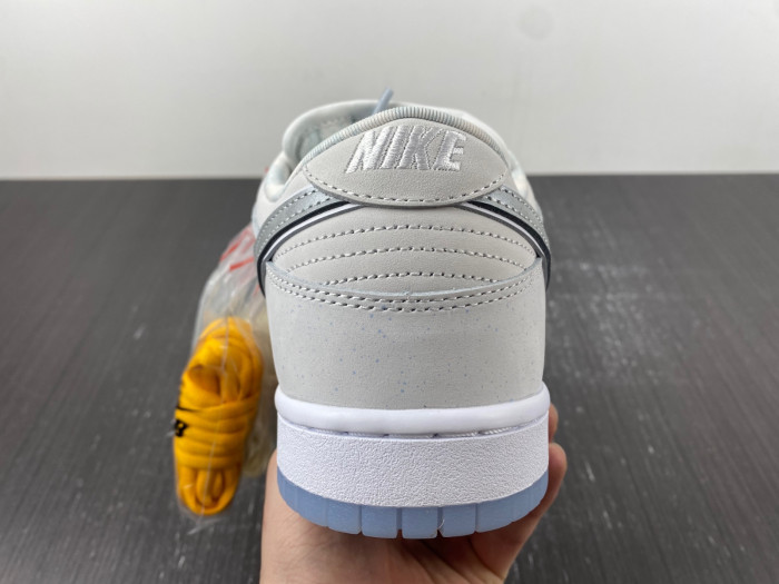 nike sb dunk low white lobster (friends and family) fd8776-100