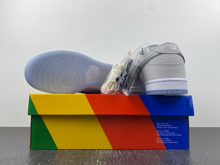 nike sb dunk low white lobster (friends and family) fd8776-100