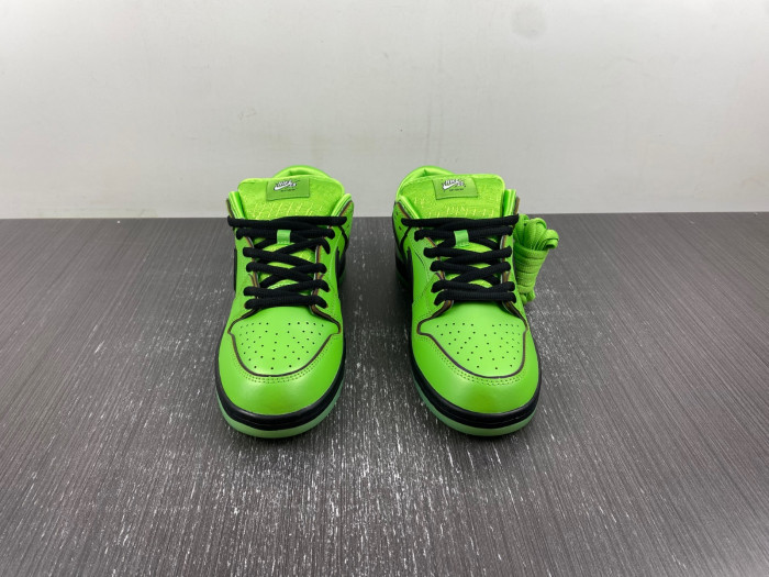 the powerpuff girls x nike sb dunk low fz8319-300.