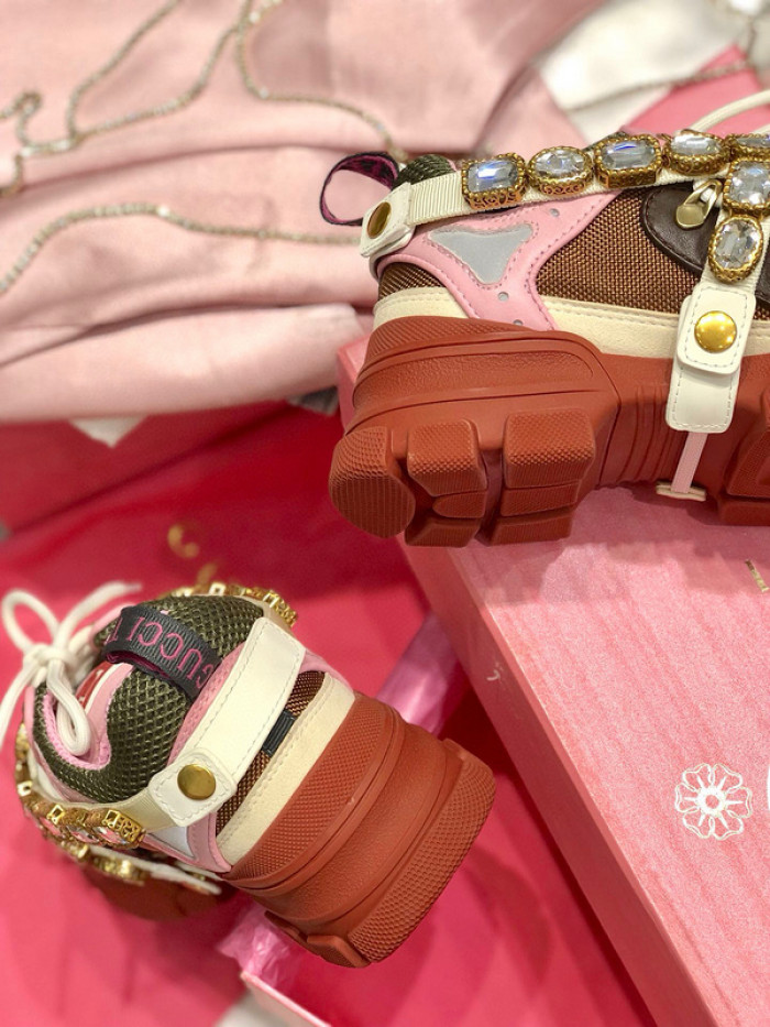 gu flashtrek sneaker